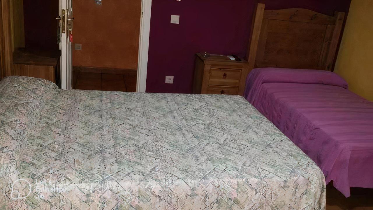 טלברה דה לה ריינה Hostal Velarde מראה חיצוני תמונה