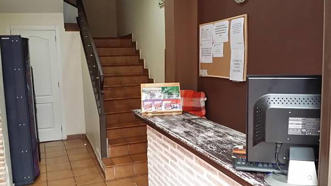 טלברה דה לה ריינה Hostal Velarde מראה חיצוני תמונה