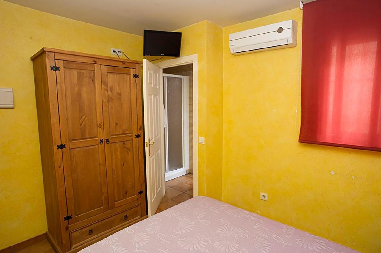 טלברה דה לה ריינה Hostal Velarde מראה חיצוני תמונה