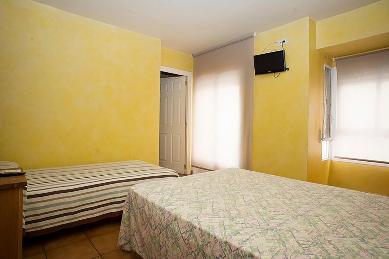 טלברה דה לה ריינה Hostal Velarde מראה חיצוני תמונה