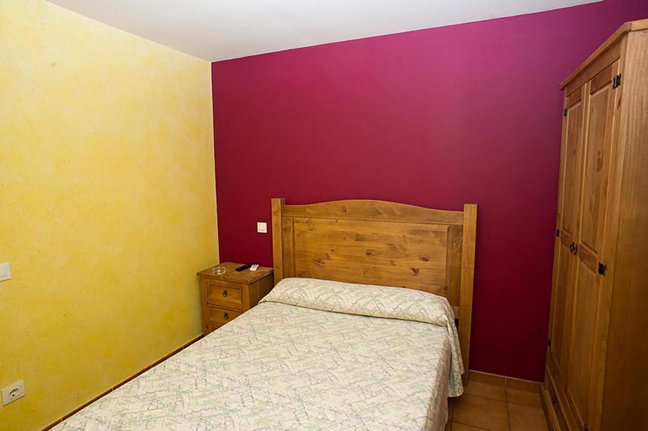 טלברה דה לה ריינה Hostal Velarde מראה חיצוני תמונה
