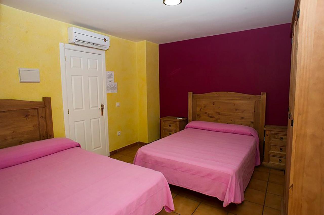 טלברה דה לה ריינה Hostal Velarde מראה חיצוני תמונה